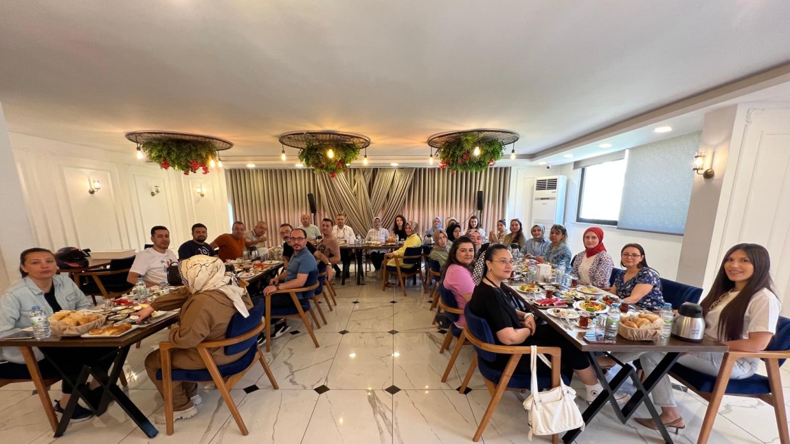 ÖĞRETMENLERİMİZLE KAHVALTI ETKİNLİĞİMİZ